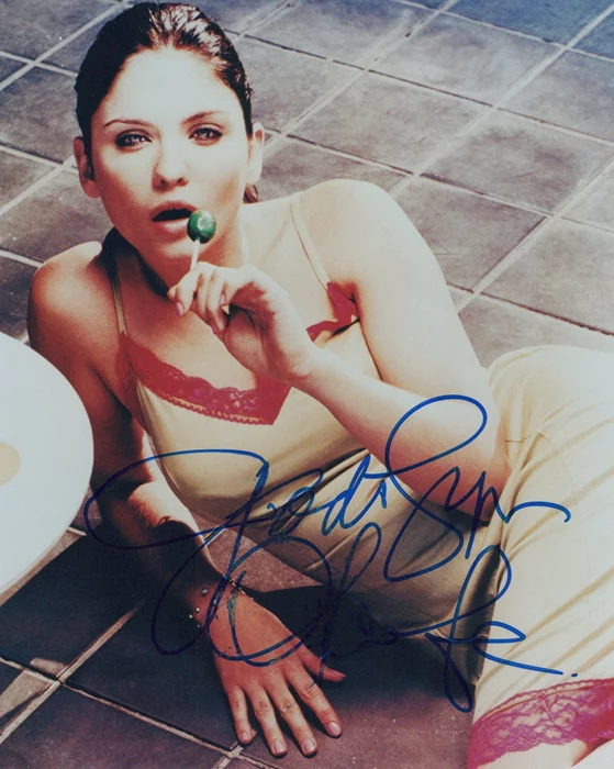 Jodi Lyn O'Keefe autograph