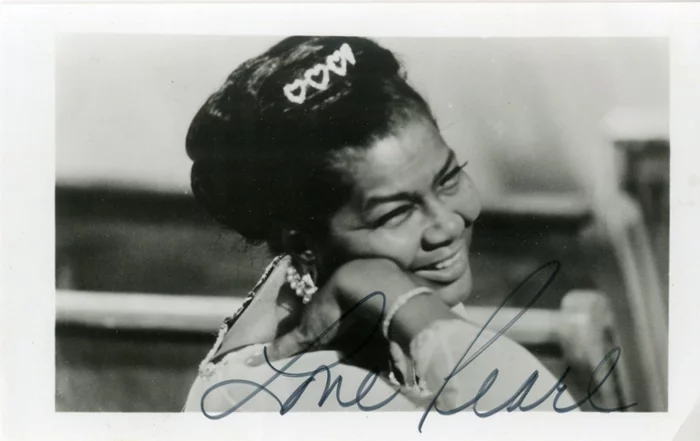 Pearl Bailey autograph