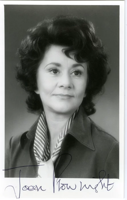 Joan Plowright autograph