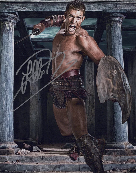 Liam McIntyre autograph
