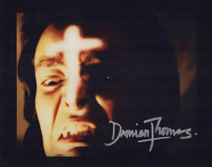 Damien Thomas autograph