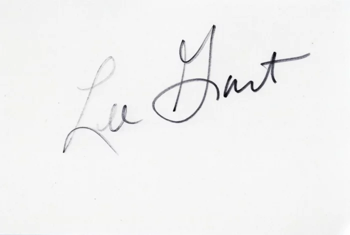 Lee Grant autograph