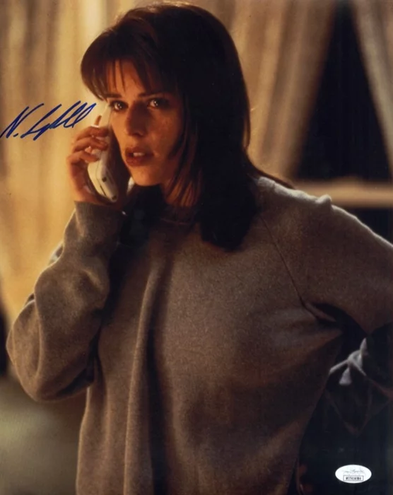 Neve Campbell autograph