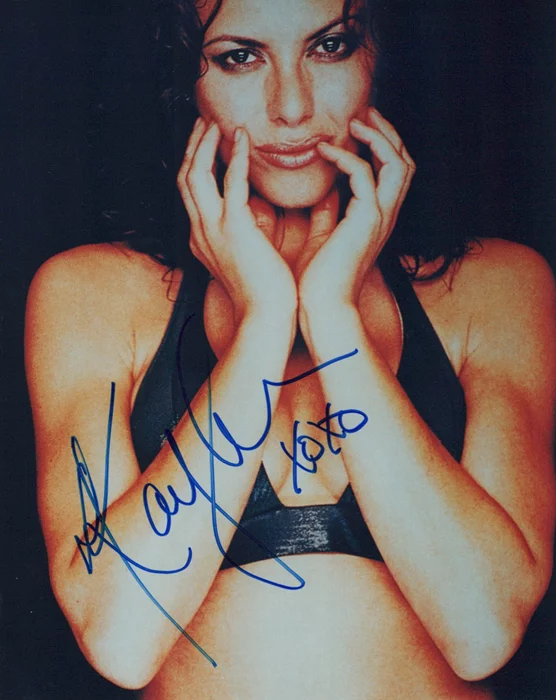 Kari Wuhrer autograph