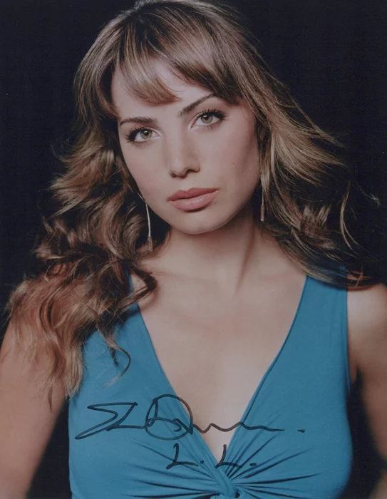 Erica Durance autograph