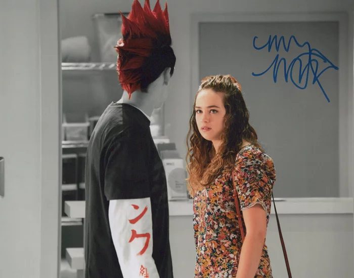 Mary Mouser autograph