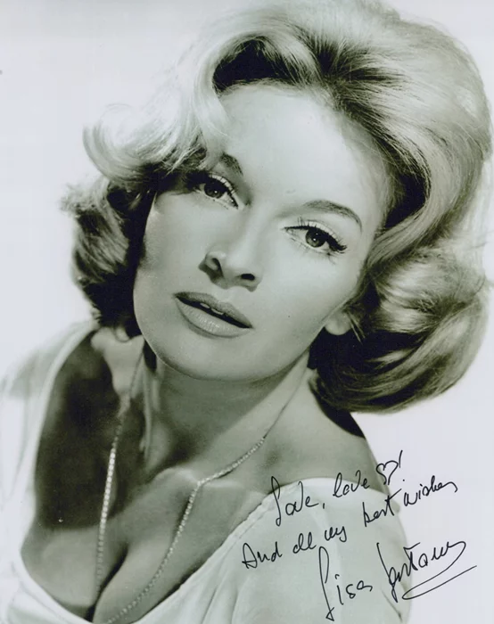 Lisa Gastoni autograph