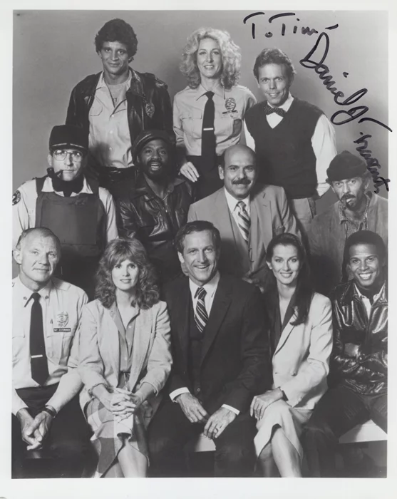 Daniel J. Travanti autograph