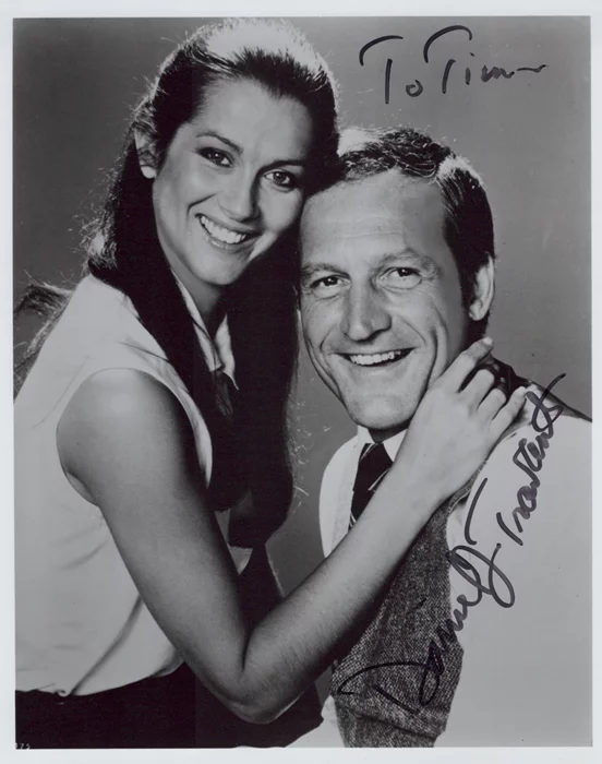 Daniel J. Travanti autograph