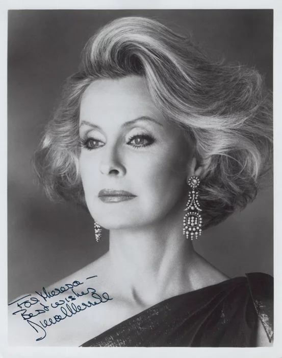 Dina Merrill autograph