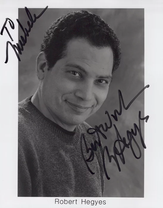 Robert Hegyes autograph