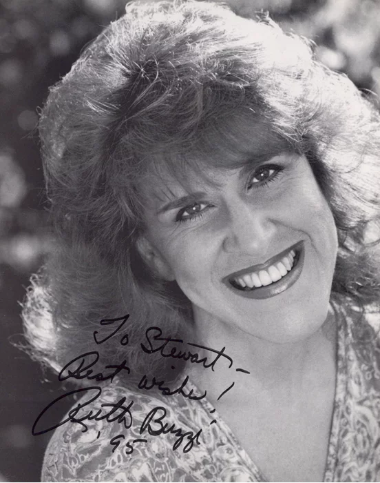 Ruth Buzzi autograph