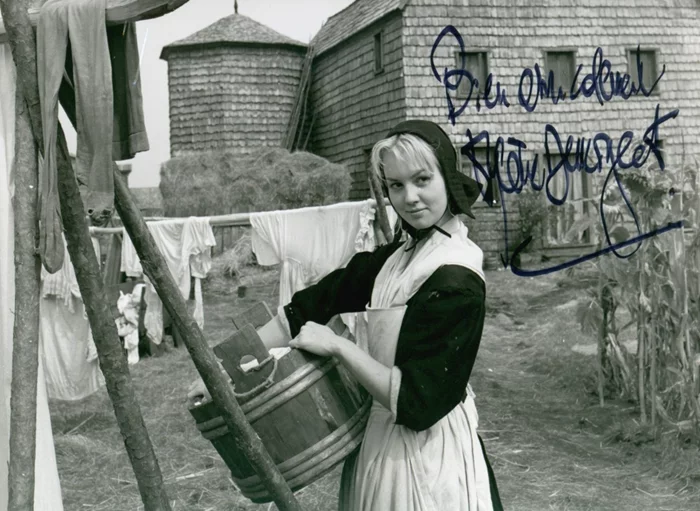 Mylene Demongeot autograph