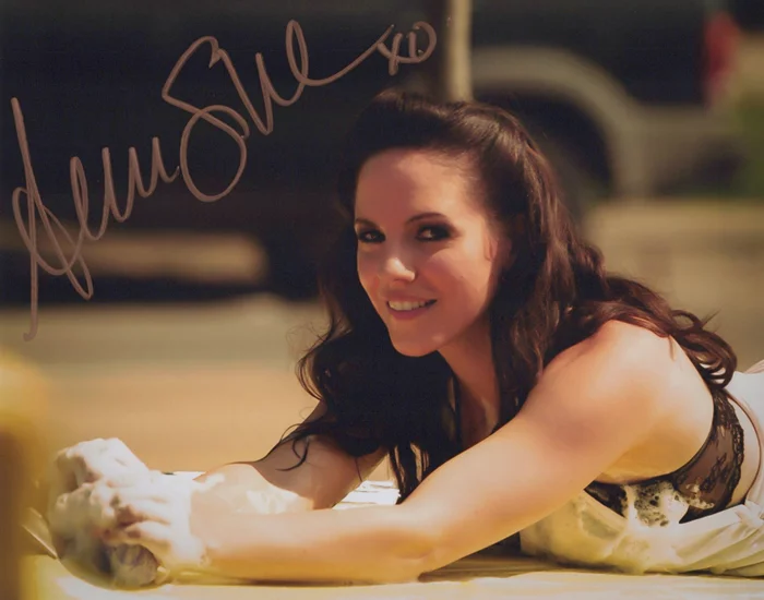 Anna Silk autograph