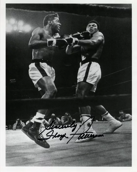 Floyd Patterson autograph