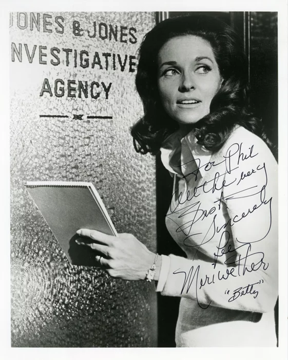 Lee Meriwether autograph
