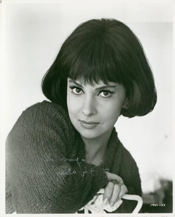 Gina Lollobrigida autograph