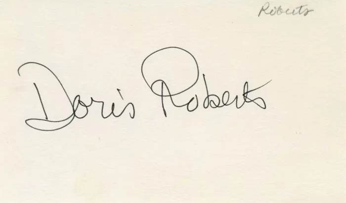 Doris Roberts autograph