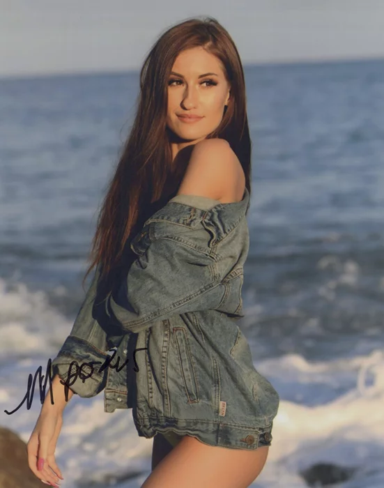 Marina Leigh autograph