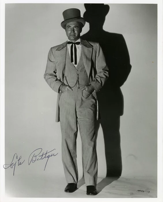Lyle Bettger autograph