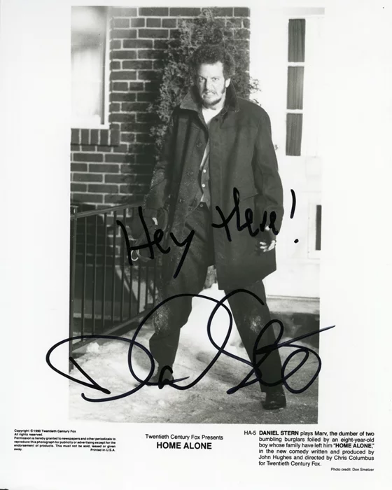 Daniel Stern autograph