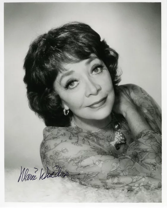 Marie Windsor autograph