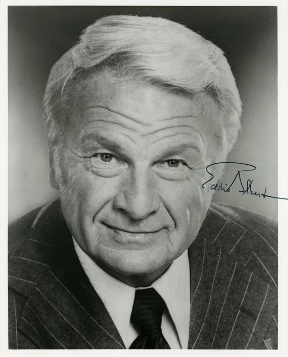 Eddie Albert autograph