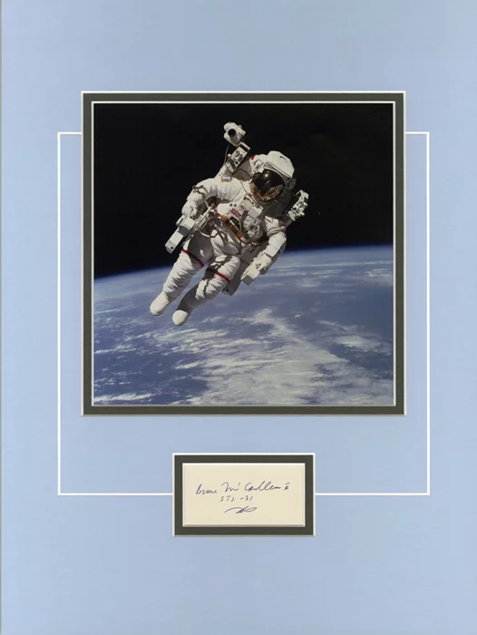 Bruce McCandless autograph