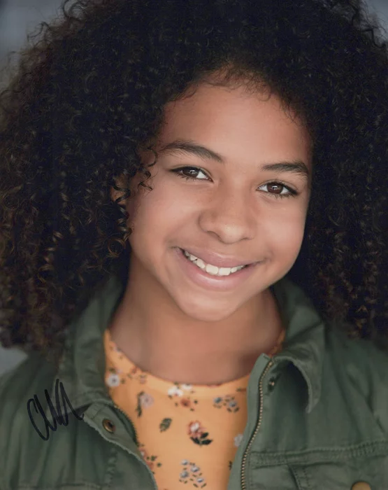 Ava Elise Farmer autograph