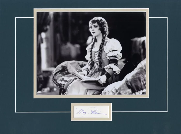 Mary Philbin autograph