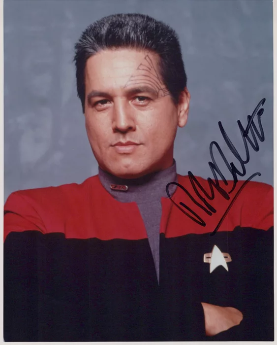 Robert Beltran autograph