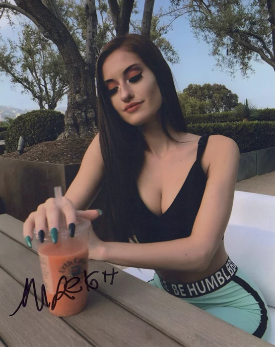 Marina Leigh autograph