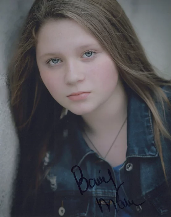 Bailey Marie autograph