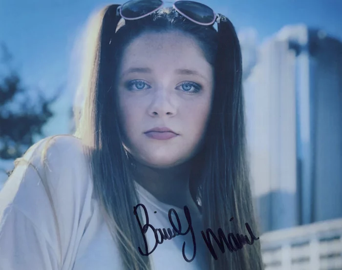 Bailey Marie autograph
