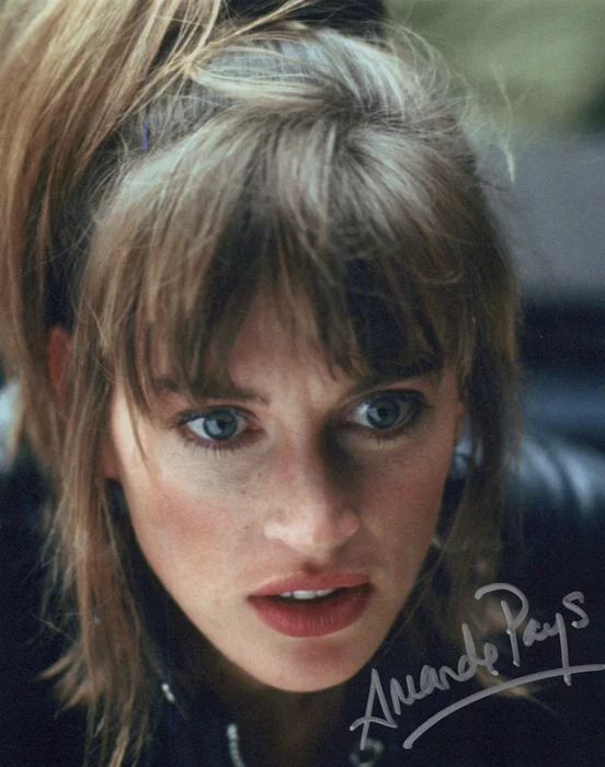Amanda Pays autograph
