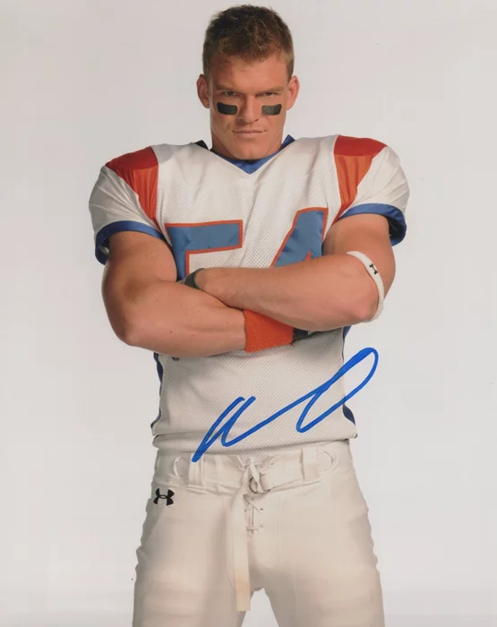 Alan  Ritchson autograph