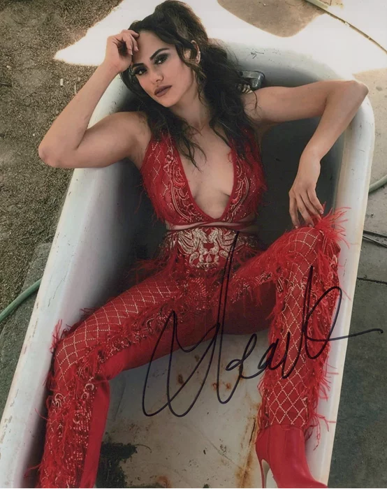 Geraldine Moreno autograph