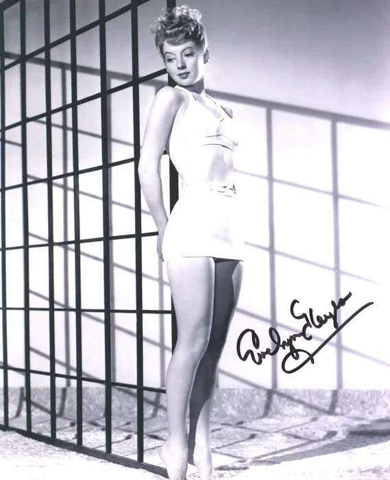 Evelyn Keyes autograph