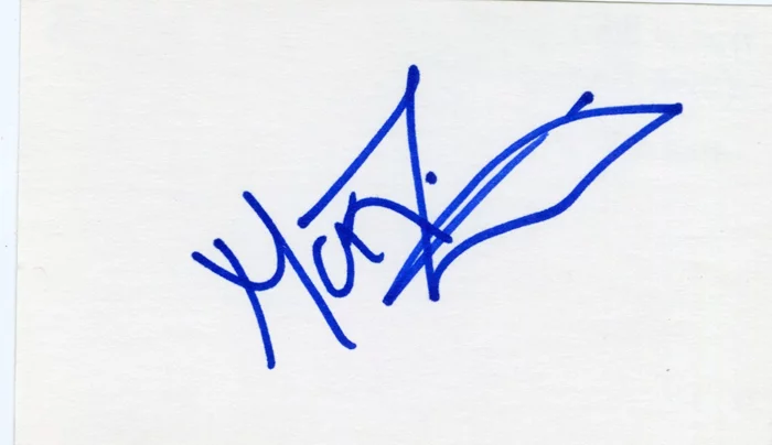 Max Thieriot autograph