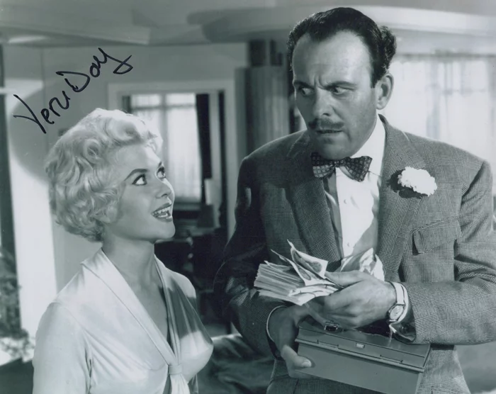 Vera Day autograph