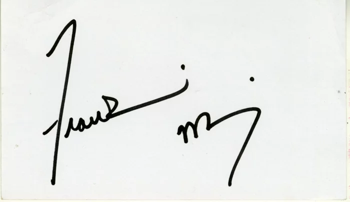 Frankie Muniz autograph