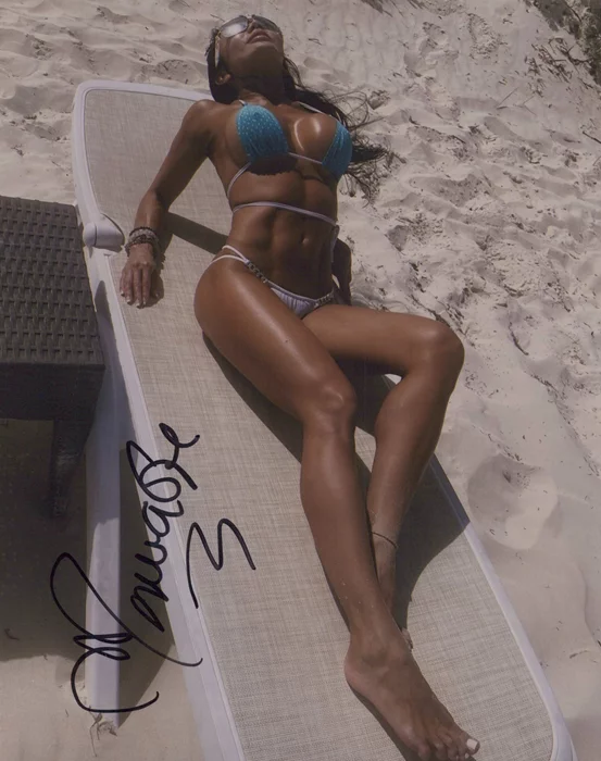 Monica Goe autograph