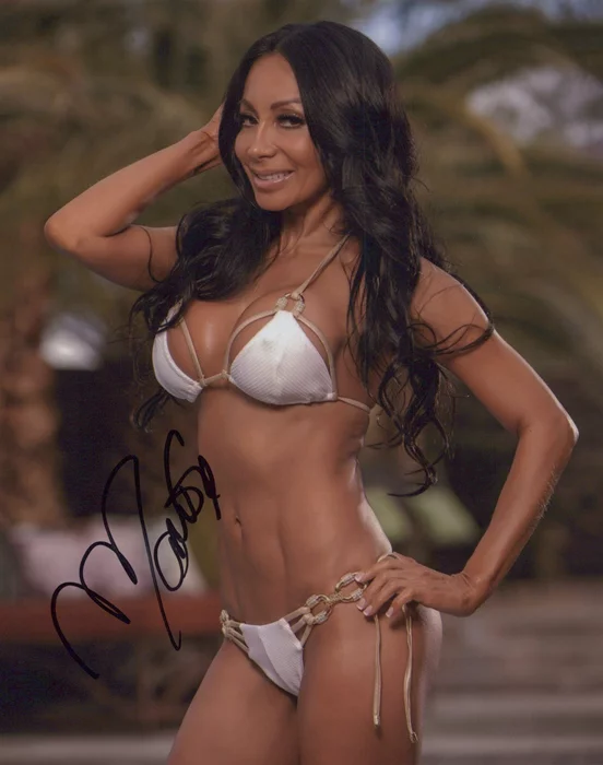 Monica Goe autograph