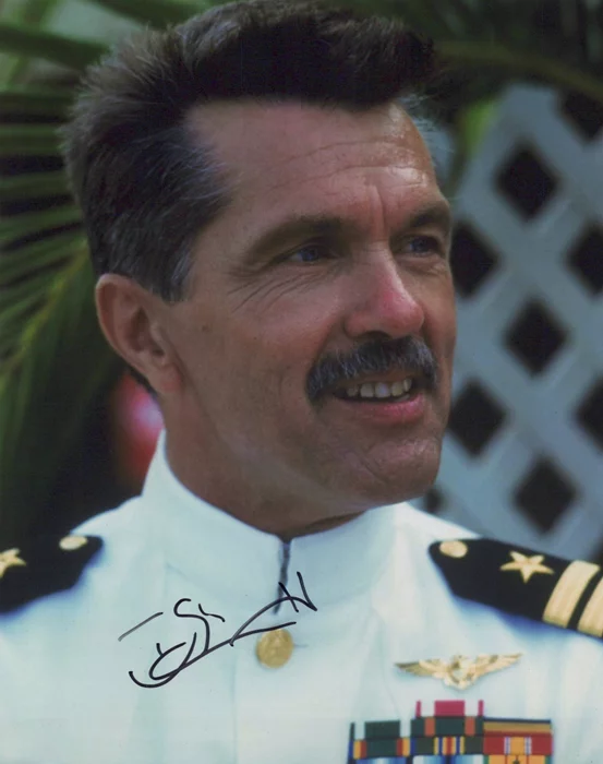 Tom Skerritt autograph