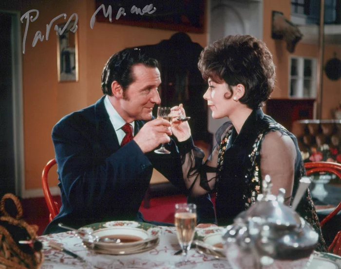Patrick MacNee autograph