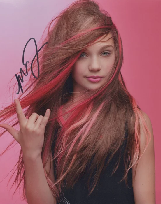 Maddie Ziegler autograph