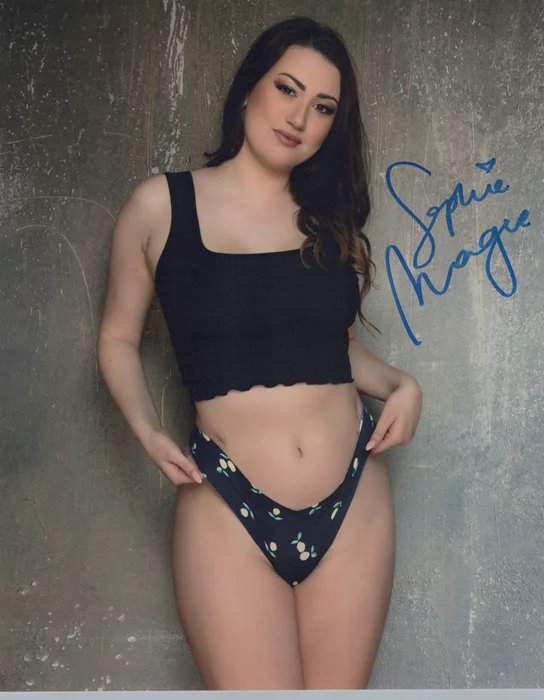 Sophie Magee autograph