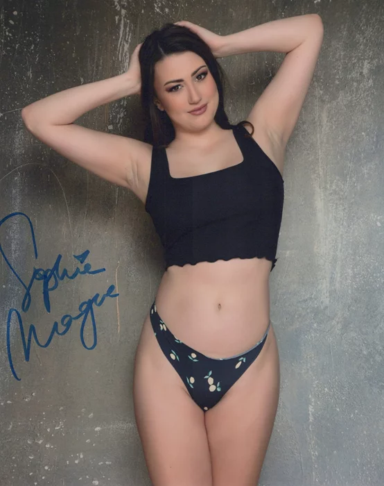 Sophie Magee autograph