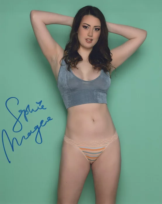 Sophie Magee autograph