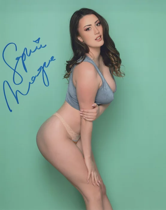 Sophie Magee autograph